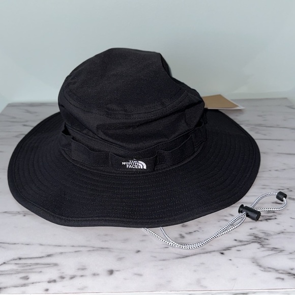 The North Face Class V Brimmer Hat In TNF
Black Unisex L/XL - Picture 4 of 9
